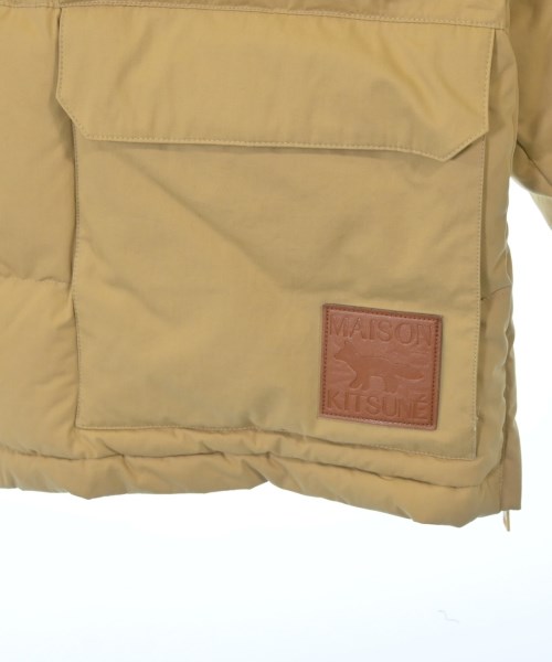 MAISON KITSUNE（メゾンキツネ）ダウンジャケット/ダウンベスト ベージュ サイズ:L メンズ/2200650448018