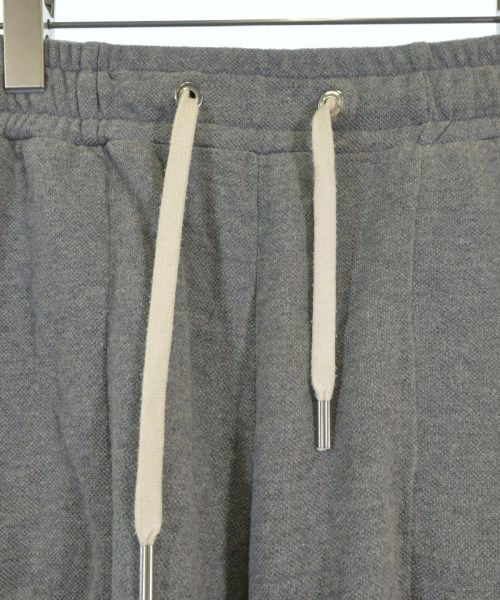 MAISON KITSUNE（メゾンキツネ）ショートパンツ グレー サイズ:M メンズ/2200682803052