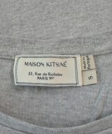 MAISON KITSUNE（メゾンキツネ）Tシャツ・カットソー グレー サイズ:S レディース/2200631800378