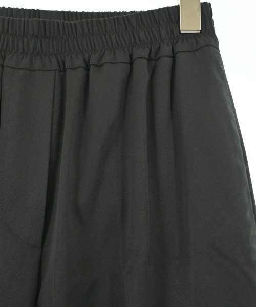 MAISON KITSUNE（メゾンキツネ）クロップドパンツ 黒 サイズ:XS レディース/2200674224018