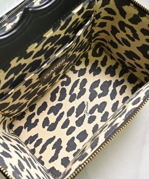 Ganni（ガニー）ハンドバッグ 黒 サイズ:ONE レディース/2200635014139