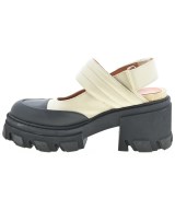 Ganni（ガニー）サンダル ベージュ サイズ:EU38(24.5cm位) レディース/2200668515030