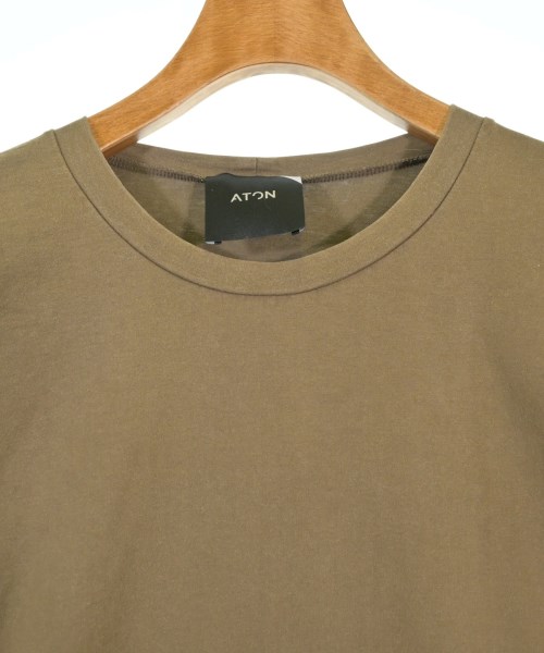 ATON（エイトン）Tシャツ・カットソー カーキ サイズ:4(XL位) メンズ/2200671912055