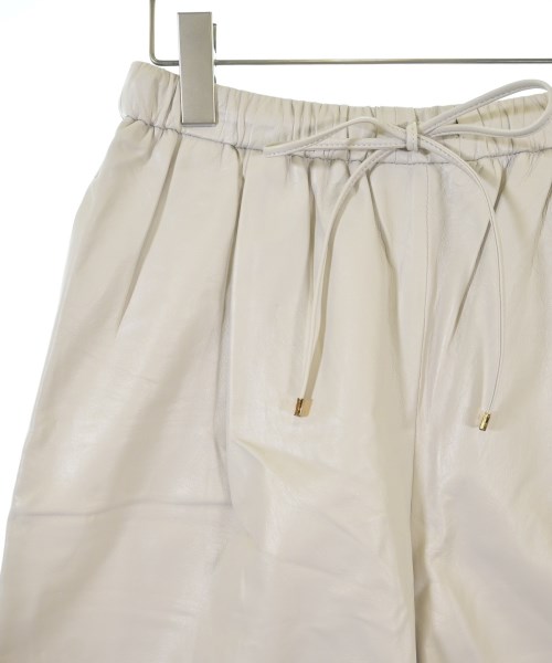 ebure（エブール）ショートパンツ 白 サイズ:38(M位) レディース/2200631191063