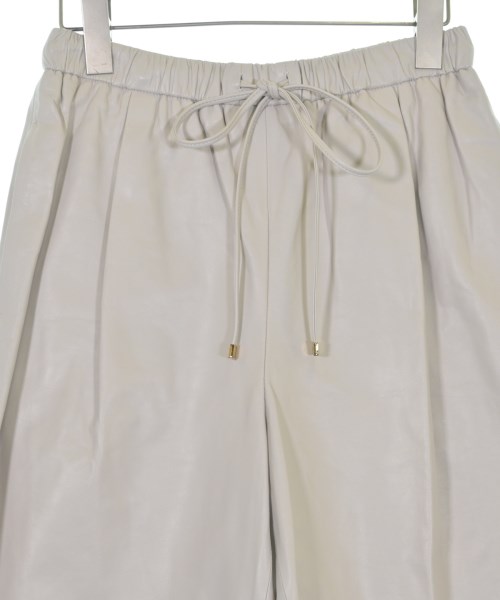 ebure（エブール）ショートパンツ 白 サイズ:36(S位) レディース/2200631192046