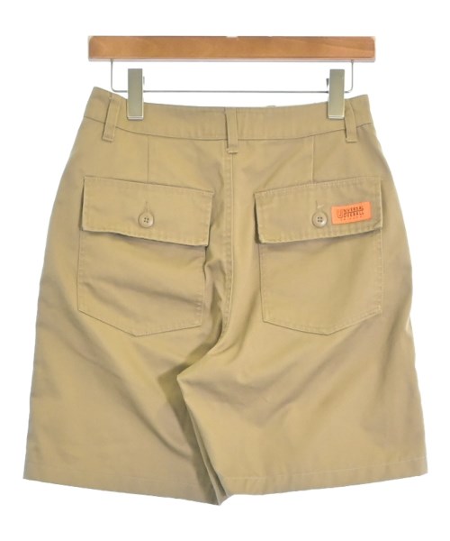 UNIVERSAL OVERALL（ユニバーサルオーバーオール）ショートパンツ ベージュ サイズ:L メンズ/2200606372039