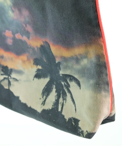 Dezso（デッツォ）クラッチバッグ グレー サイズ:- レディース/2200675364355