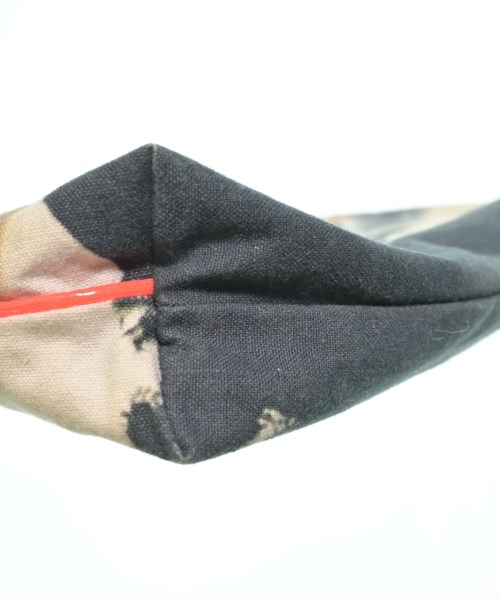 Dezso（デッツォ）クラッチバッグ グレー サイズ:- レディース/2200675364355