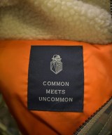 COMMON MEETS UNCOMMON（コモンミーツアンコモン）ダウンジャケット/ダウンベスト カーキ サイズ:M メンズ/2200646188027