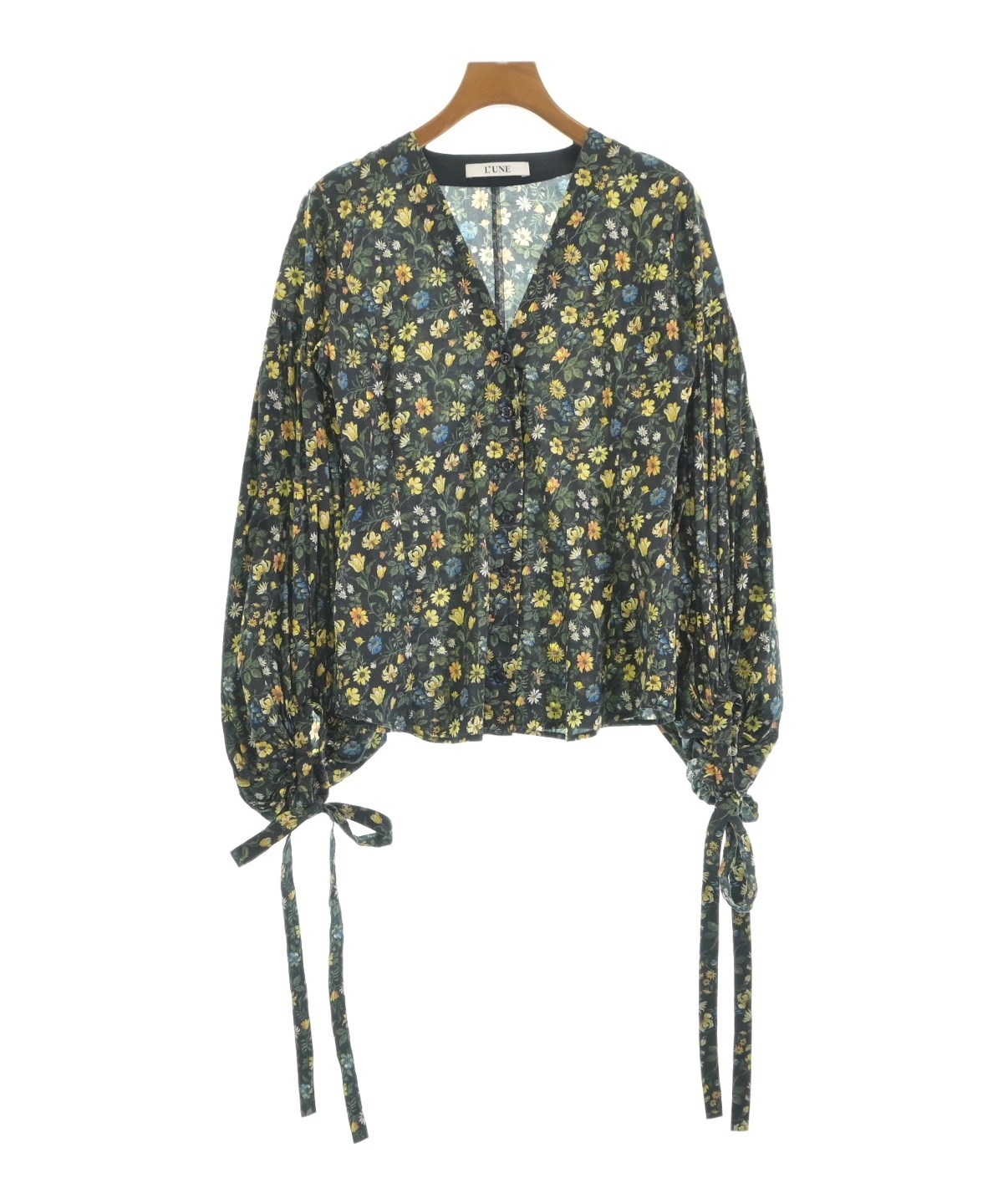 L'UNE ブラウス レディース リュンヌ 中古　古着 L'UNE（リュンヌ）ブラウス 黒 サイズ:36(S位) レディース