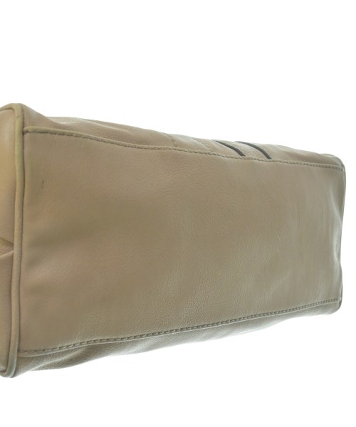 GUESS（ゲス）ショルダーバッグ ベージュ サイズ:- レディース/2200659495266