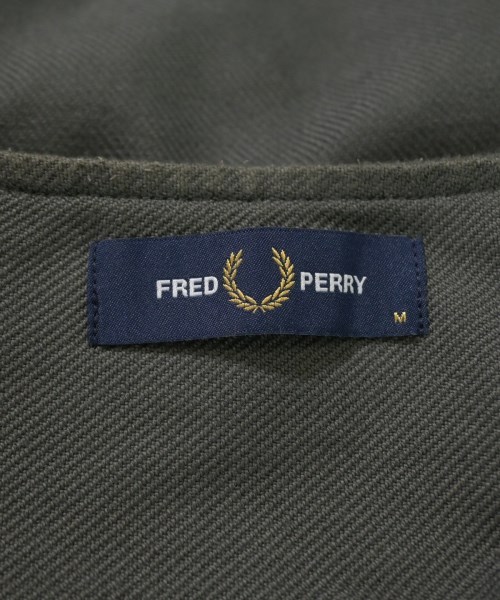 FRED PERRY（フレッドペリー）その他 カーキ サイズ:M メンズ/2200636150034