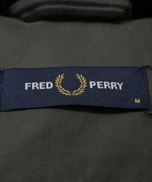 FRED PERRY（フレッドペリー）その他 カーキ サイズ:M メンズ/2200637229326