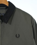 FRED PERRY（フレッドペリー）その他 カーキ サイズ:M メンズ/2200637229326