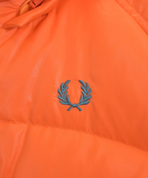 FRED PERRY（フレッドペリー）ダウンジャケット/ダウンベスト オレンジ サイズ:S メンズ/2200643023017