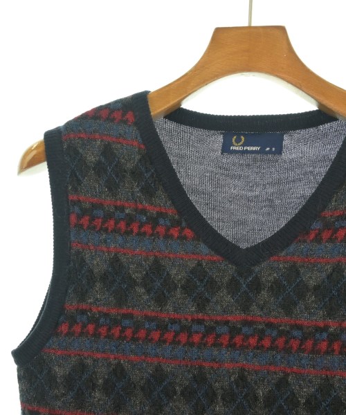FRED PERRY（フレッドペリー）ベスト 紺 サイズ:S メンズ/2200630874035