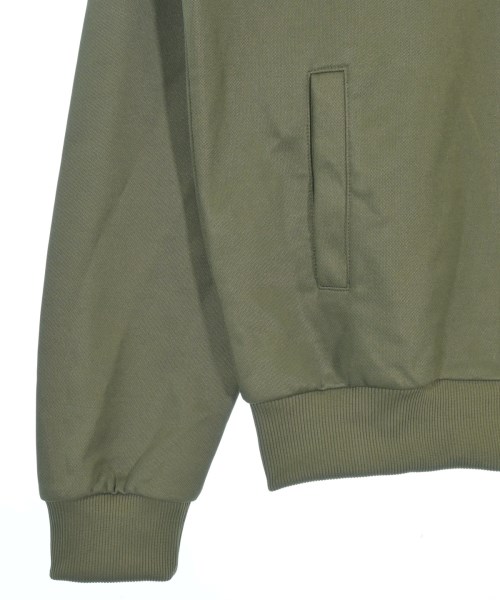 FRED PERRY（フレッドペリー）その他 カーキ サイズ:S メンズ/2200710556080
