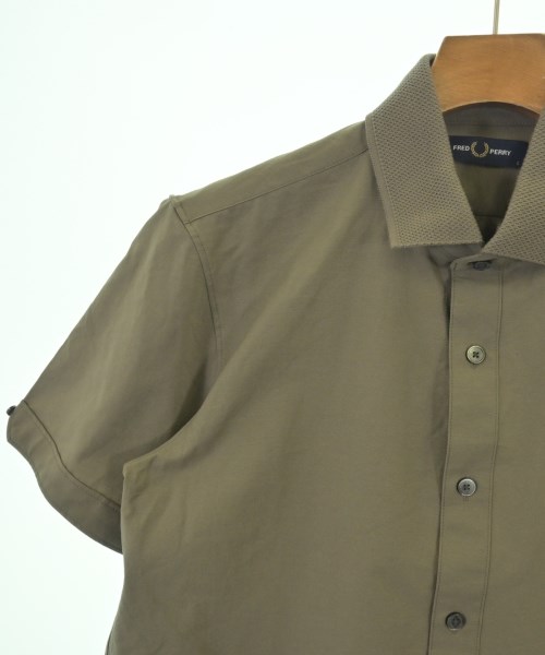 FRED PERRY（フレッドペリー）カジュアルシャツ カーキ サイズ:S メンズ/2200710371010