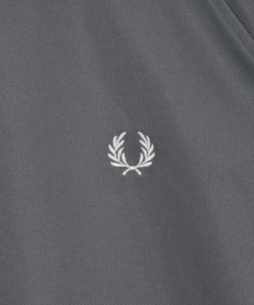 FRED PERRY（フレッドペリー）Tシャツ・カットソー グレー サイズ:L メンズ/2200729754026