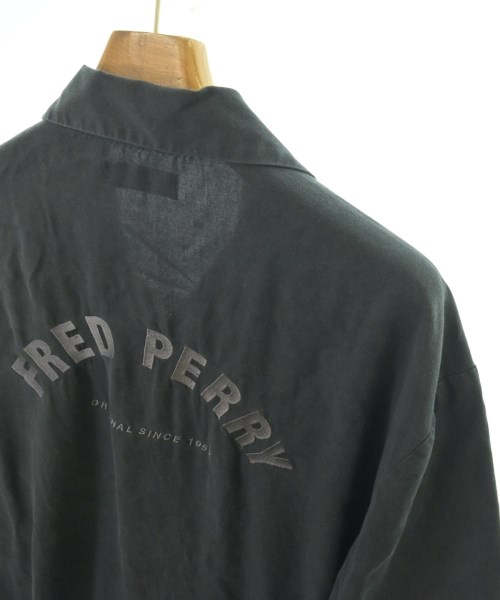 FRED PERRY（フレッドペリー）カジュアルシャツ 黒 サイズ:L メンズ/2200726256011