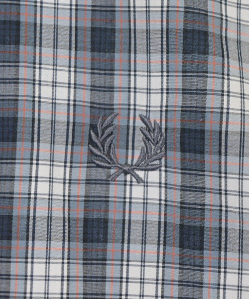 FRED PERRY（フレッドペリー）カジュアルシャツ グレー サイズ:L メンズ/2200717800025