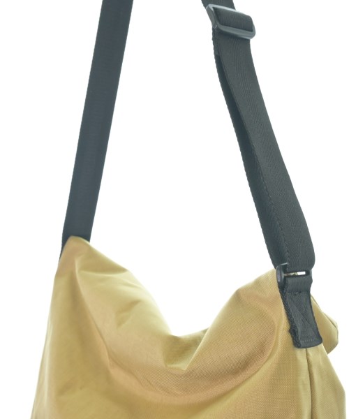 FRED PERRY（フレッドペリー）ショルダーバッグ ベージュ サイズ:- メンズ/2200683786125