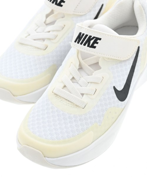 NIKE（ナイキ）その他 白 サイズ:17cm キッズ/2200642299192