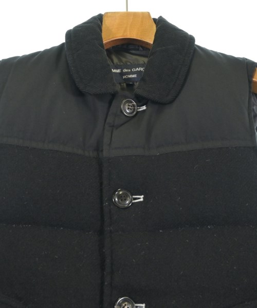 COMME des GARCONS HOMME（コムデギャルソンオム）ダウンジャケット/ダウンベスト 黒 サイズ:XS メンズ/2200625841011