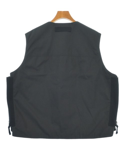 COMME des GARCONS HOMME（コムデギャルソンオム）ダウンジャケット/ダウンベスト 黒 サイズ:M メンズ/2200611902139