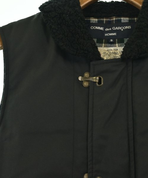 COMME des GARCONS HOMME（コムデギャルソンオム）ダウンジャケット/ダウンベスト 黒 サイズ:S メンズ/2200677046044