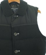 COMME des GARCONS HOMME（コムデギャルソンオム）ダウンジャケット/ダウンベスト 黒 サイズ:S メンズ/2200725634018