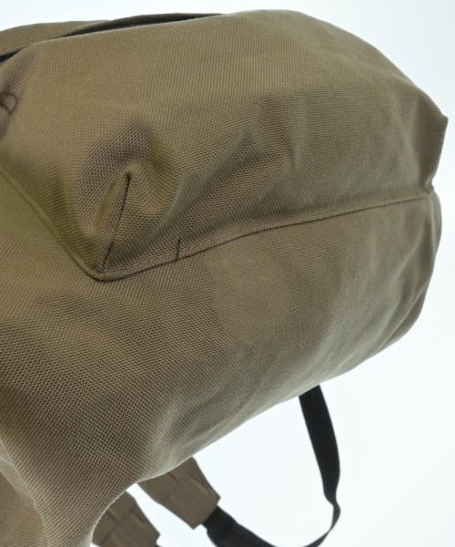 COMME des GARCONS HOMME PLUS（コムデギャルソンオムプリュス）バックパック・リュック ベージュ サイズ:- メンズ/2200610420115