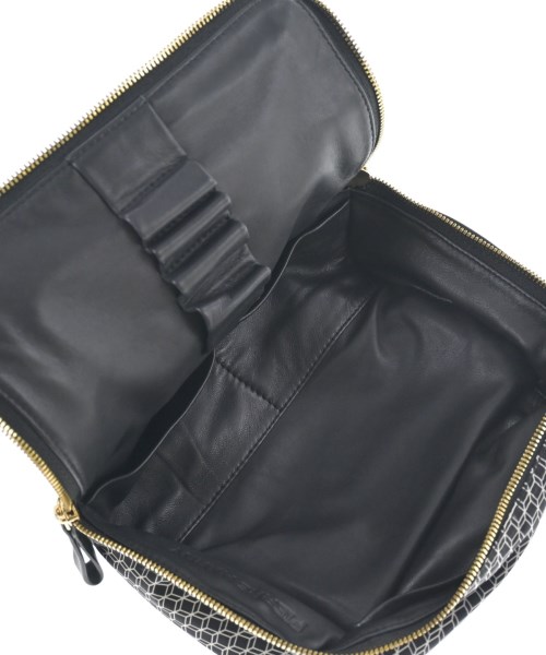 PIERRE HARDY（ピエールアルディ）ポーチ 黒 サイズ:- レディース/2200658707179