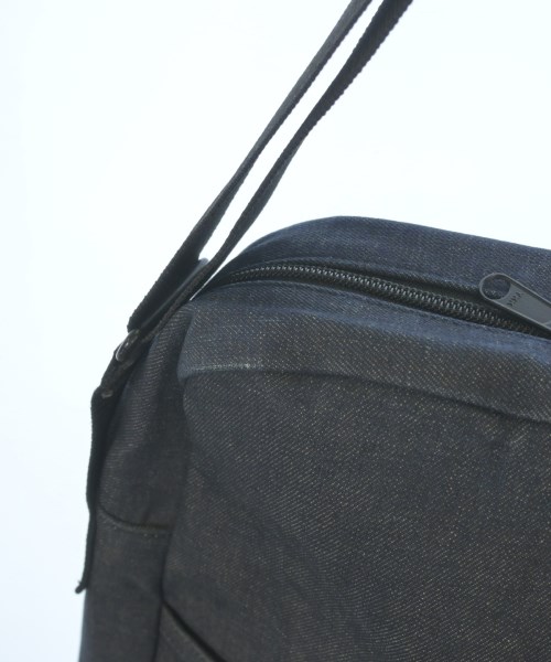 COMME des GARCONS（コムデギャルソン）ショルダーバッグ 紺 サイズ:- レディース/2200622758091