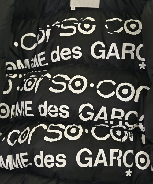 COMME des GARCONS（コムデギャルソン）ダウンジャケット/ダウンベスト 黒 サイズ:0(XS位) メンズ/2200716396017