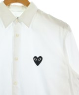 PLAY COMME des GARCONS（プレイコムデギャルソン）カジュアルシャツ 白 サイズ:S メンズ/2200610280030