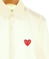 PLAY COMME des GARCONS（プレイコムデギャルソン）カジュアルシャツ 白 サイズ:M レディース/2200688220082