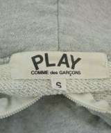 PLAY COMME des GARCONS（プレイコムデギャルソン）パーカー グレー サイズ:S レディース/2200734879066