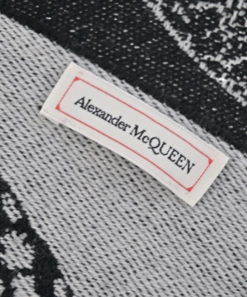 ALEXANDER MCQUEEN（アレキサンダーマックイーン）マフラー 黒 サイズ