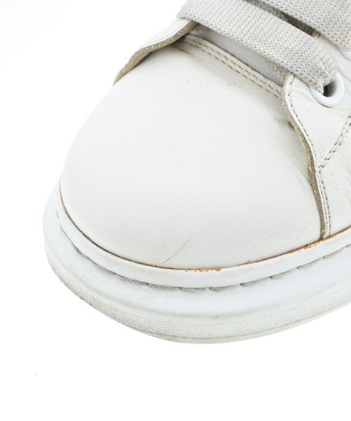 ALEXANDER MCQUEEN（アレキサンダーマックイーン）スニーカー 白 サイズ:EU39(24cm位) メンズ/2200612164611