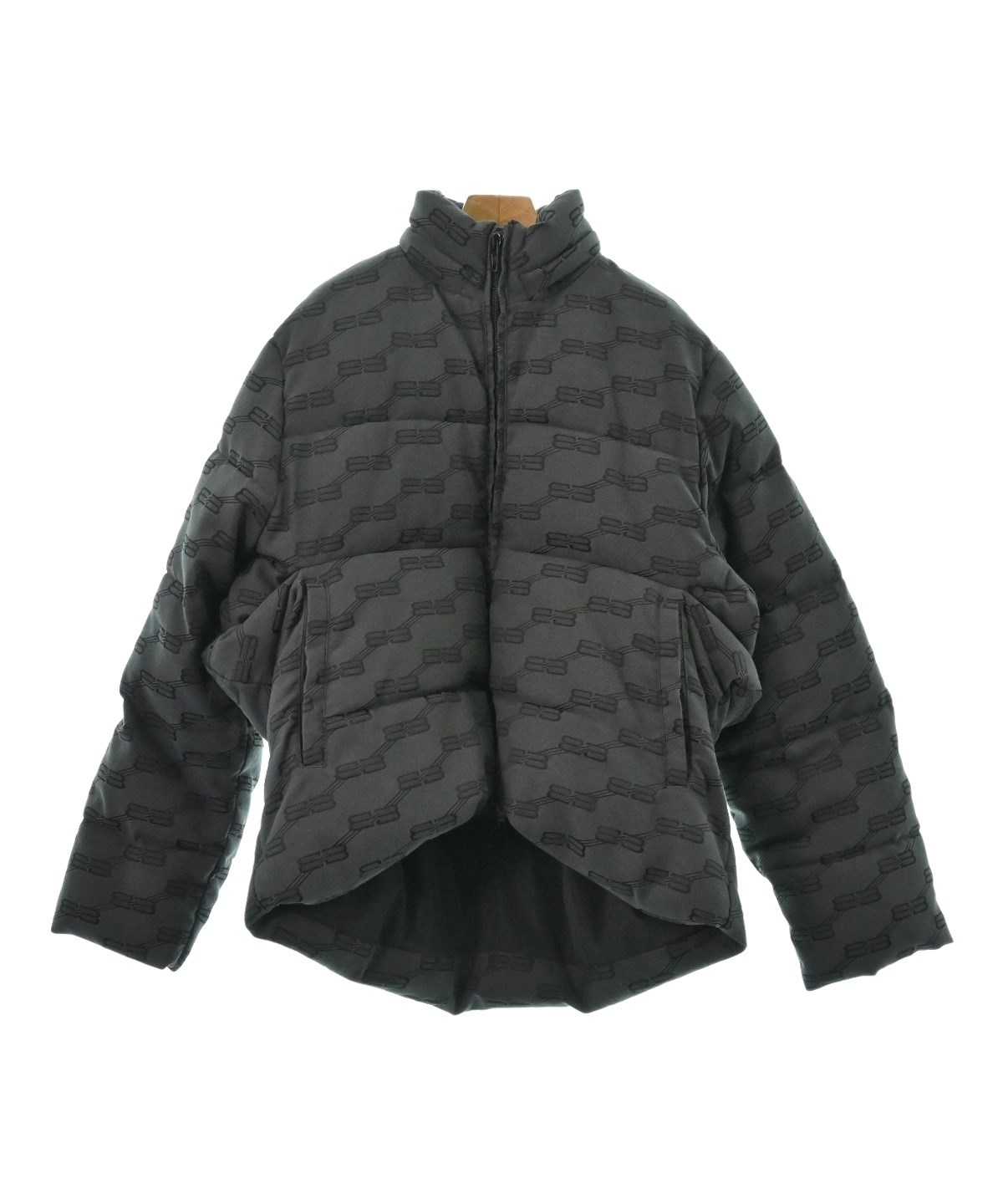 BALENCIAGA（バレンシアガ）ダウンジャケット/ダウンベスト