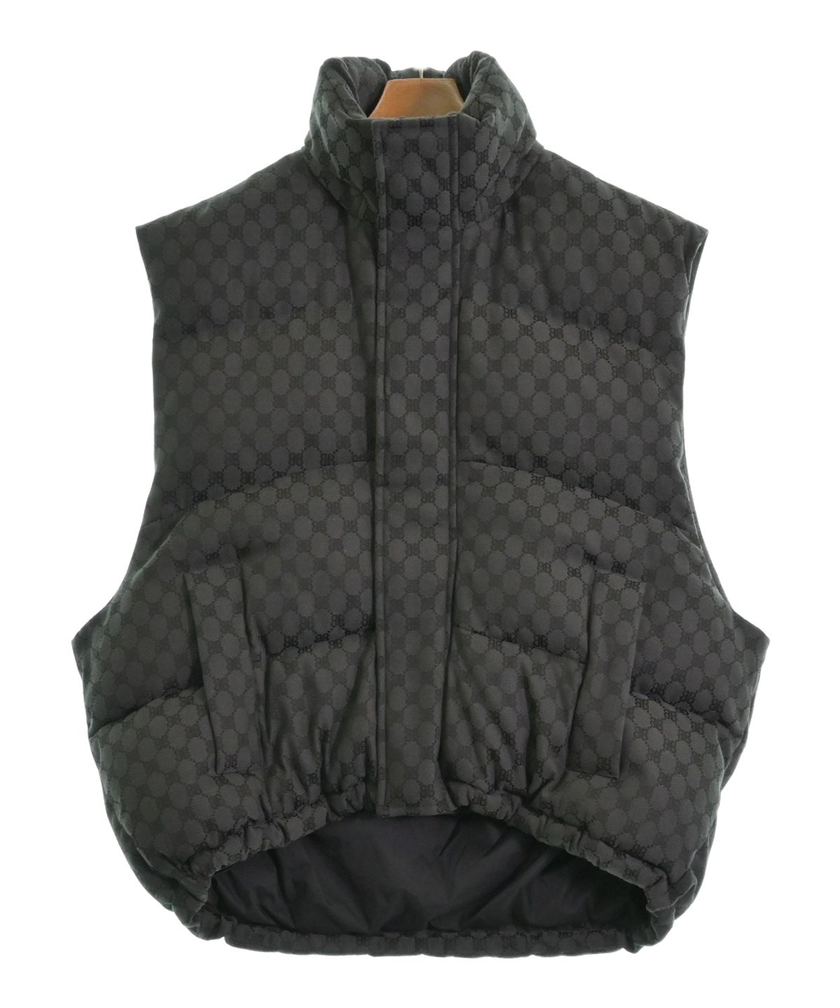 BALENCIAGA（バレンシアガ）ダウンジャケット/ダウンベスト グレー  