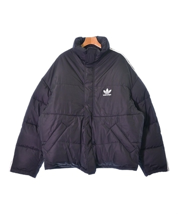 BALENCIAGA ダウンジャケット/ダウンベスト 黒 2008825Y0069 BALENCIAGA バレンシアガ ロゴパット入り ダウンベスト ブラック