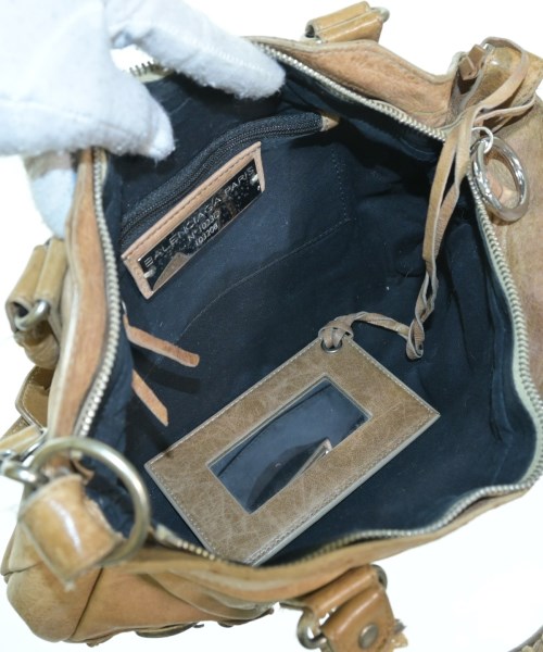 BALENCIAGA（バレンシアガ）ショルダーバッグ ベージュ サイズ:- レディース/2200632250035