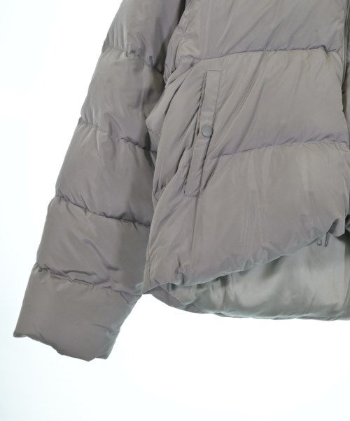 BALENCIAGA（バレンシアガ）ダウンジャケット/ダウンベスト グレー サイズ:48(L位) メンズ/2200632413010