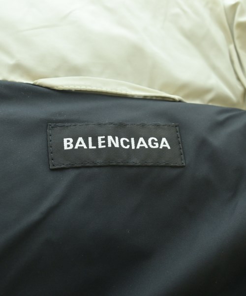 BALENCIAGA（バレンシアガ）ダウンジャケット/ダウンベスト 白 サイズ:44(S位) メンズ/2200672816017