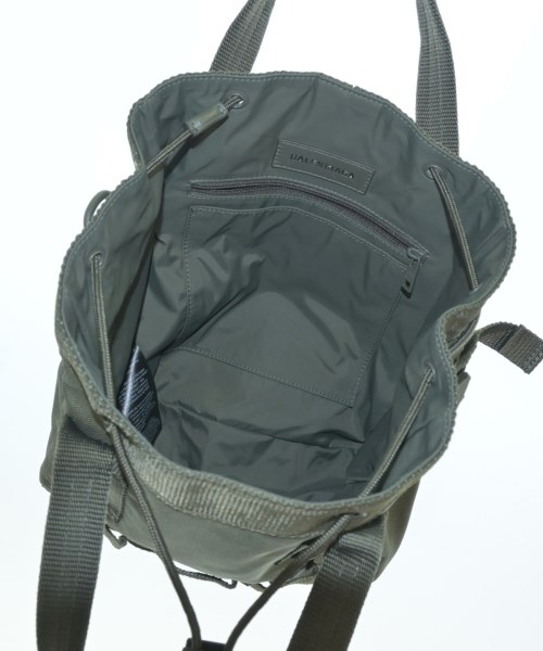 BALENCIAGA（バレンシアガ）ショルダーバッグ カーキ サイズ:- メンズ/2200660470023