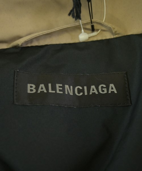 BALENCIAGA（バレンシアガ）ダウンジャケット/ダウンベスト ベージュ サイズ:44(S位) メンズ/2200702842016