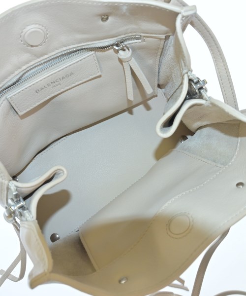 BALENCIAGA（バレンシアガ）ショルダーバッグ ベージュ サイズ:- レディース/2200725569426