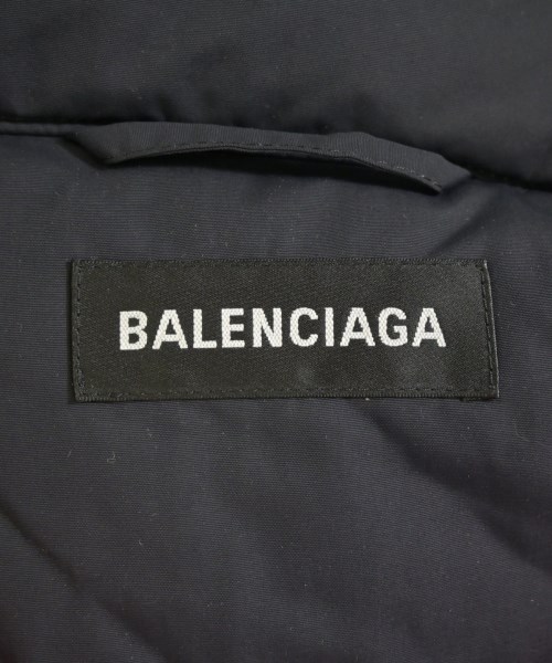 BALENCIAGA（バレンシアガ）ダウンジャケット/ダウンベスト 赤 サイズ:42(XS位) メンズ/2200692942017